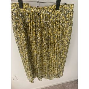 Yellow and black knee length skirt, size 26